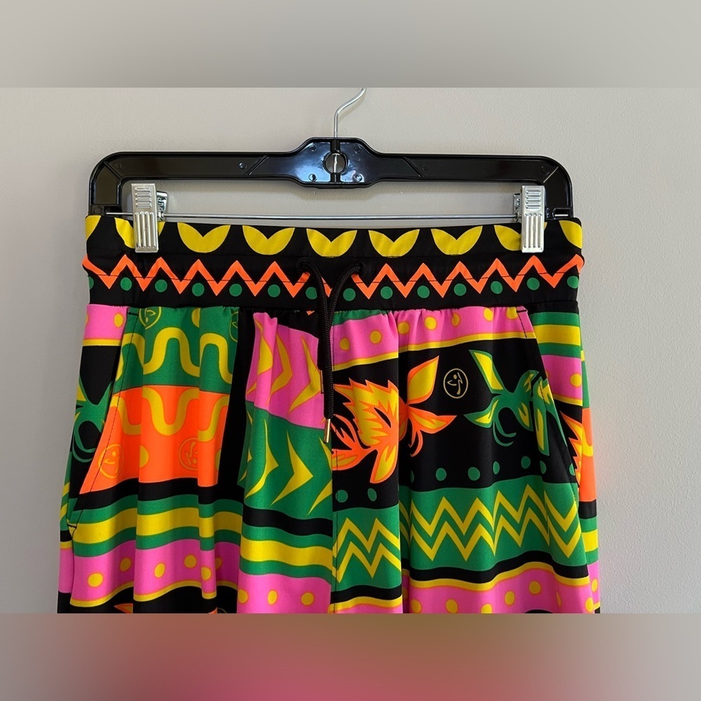 Zumba Dance Tribe Capri Harem Drawstring Colorful Print Dance Pants, Small Spicy - Picture 5 of 12
